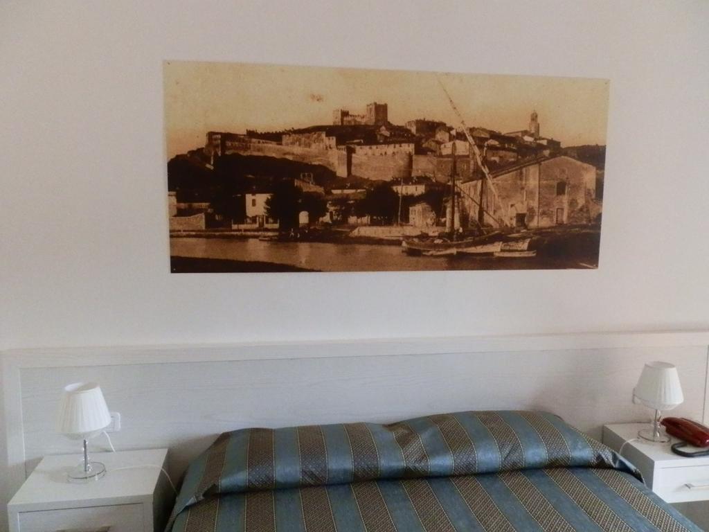 Hotel Lucerna กาส์ตีจลิโอเน เดลลา เปสกายา ภายนอก รูปภาพ