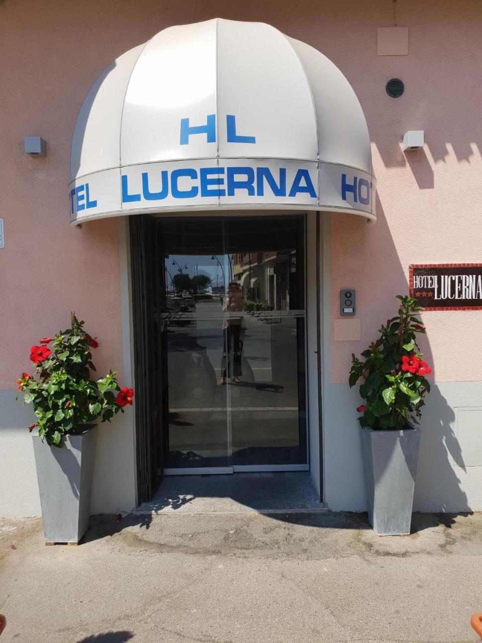 Hotel Lucerna กาส์ตีจลิโอเน เดลลา เปสกายา ภายนอก รูปภาพ